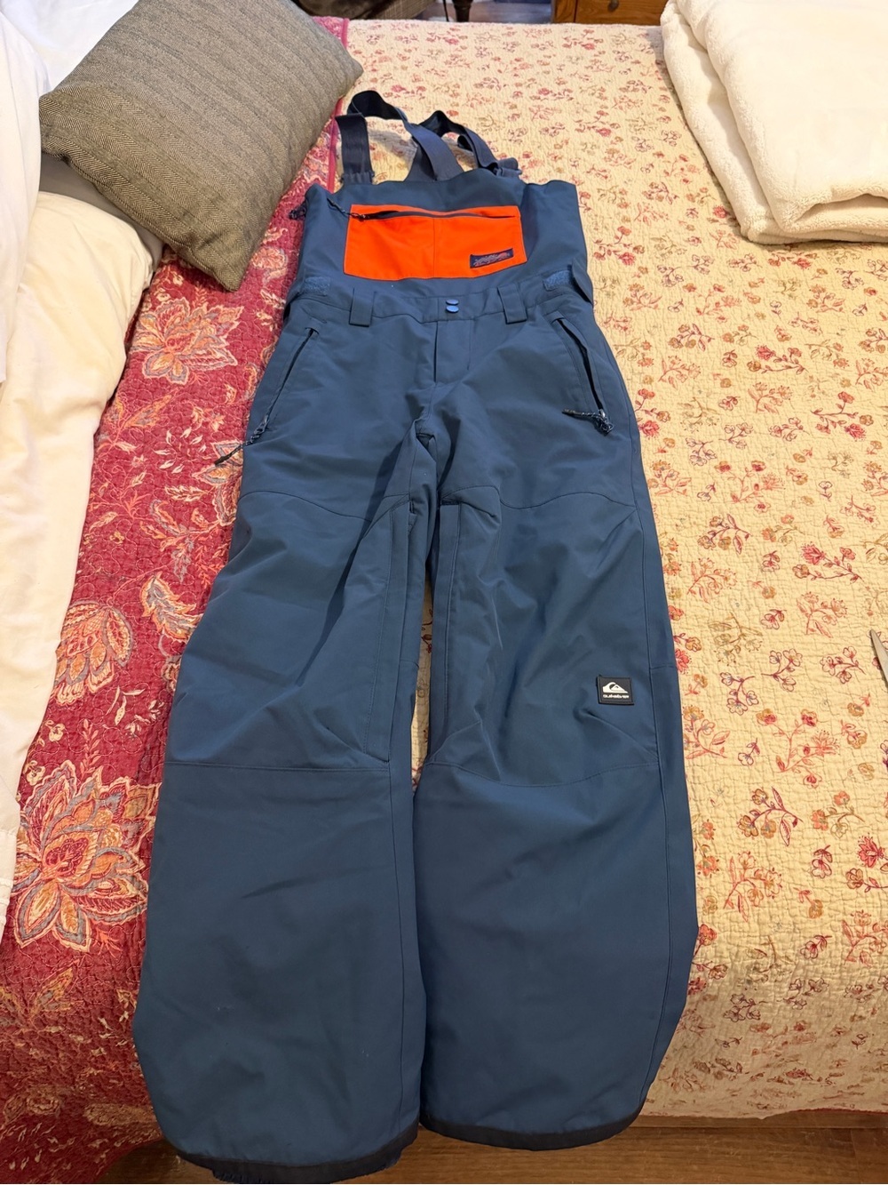 Boys Quiksilver Navy ski suit size 12